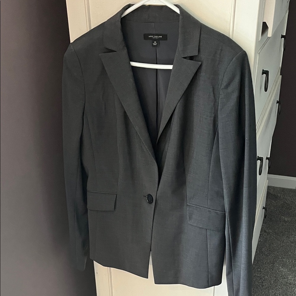 Classic Ann Taylor Gray Blazer and Pant Suit